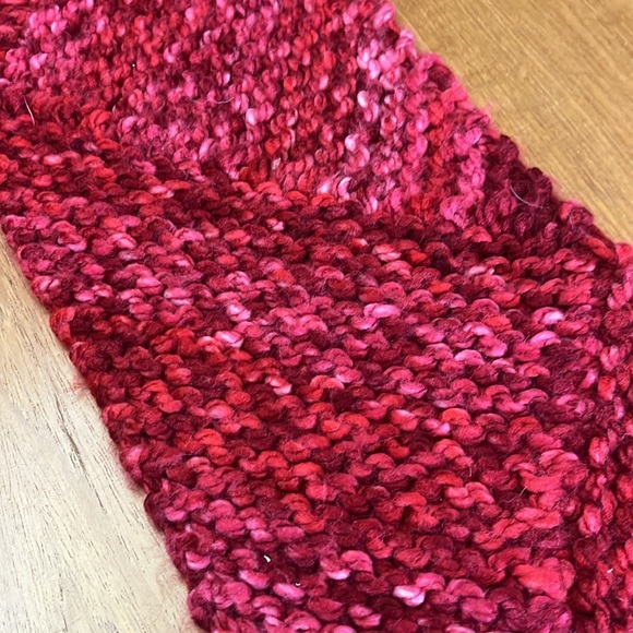 NEW-Hand Made Knit Super Soft and Chunky Wool Hat & Scarf Set, Cranberry - Picture 9 of 9